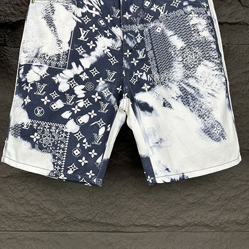 ルイヴィトン   ロゴ入りデニムパンツ