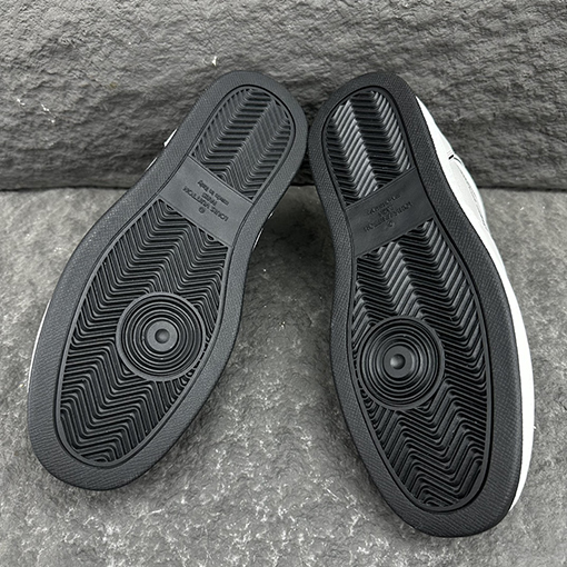 ルイヴィトン  Damier エンボス牛革スニーカー