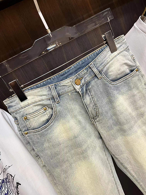 ルイヴィトン ウォッシュエンボスプリントストレートスキニージーンズ