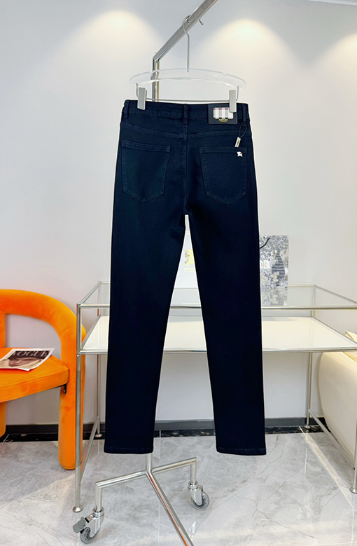 バーバリー 新しいファッションの黒いジーンズ