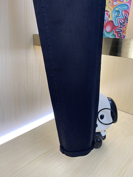 ルイヴィトン   スリムなストレートジーンズ