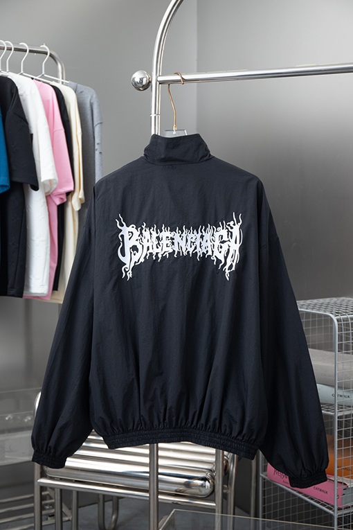 バレンシアガ   炎の刺繍ウインドブレーカーコート