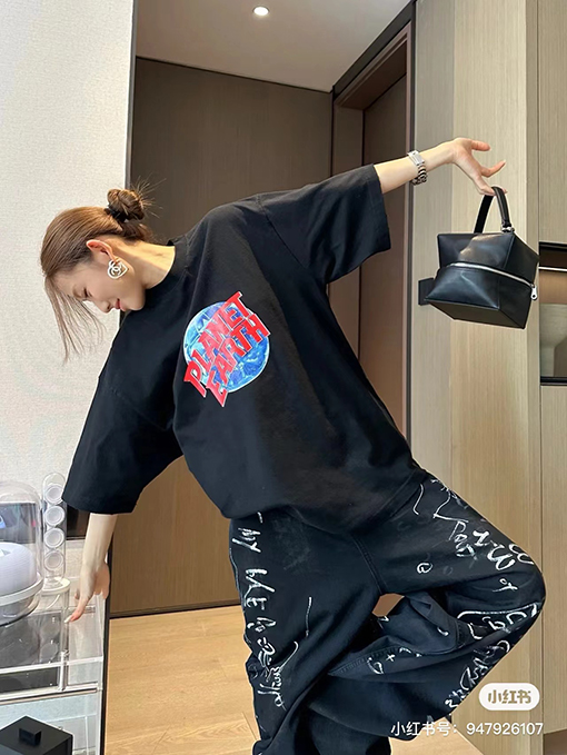 バレンシアガ   プリントウォッシュ半袖Tシャツ
