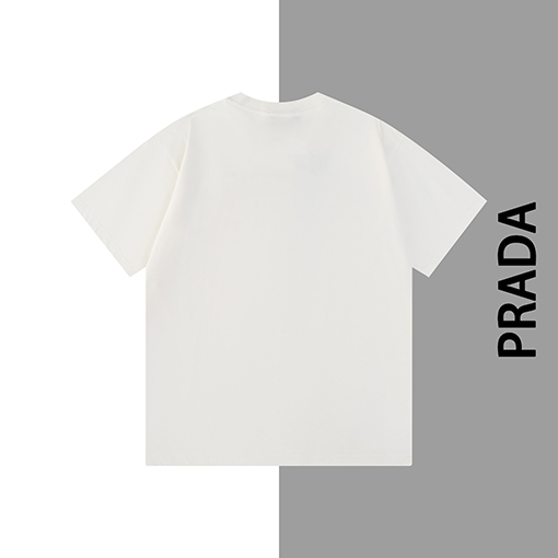 プラダ   小さなラベルのずれた襟の半袖Tシャツ