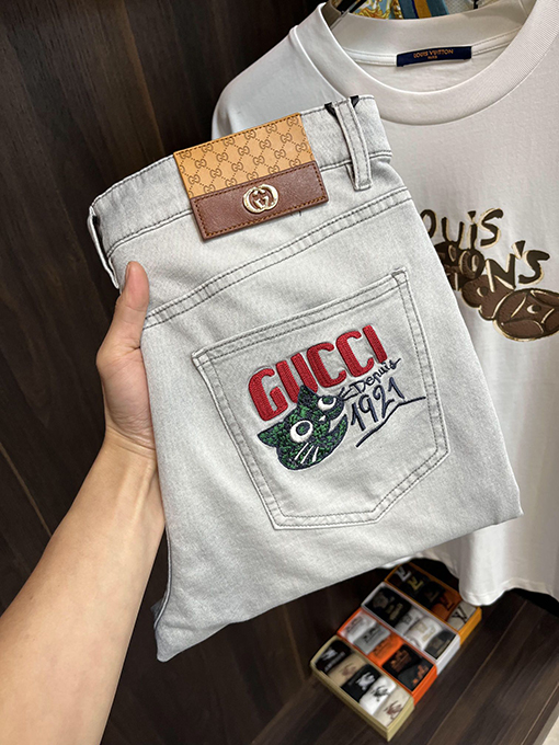 グッチスーパーコピー 小さなストレートジーンズ