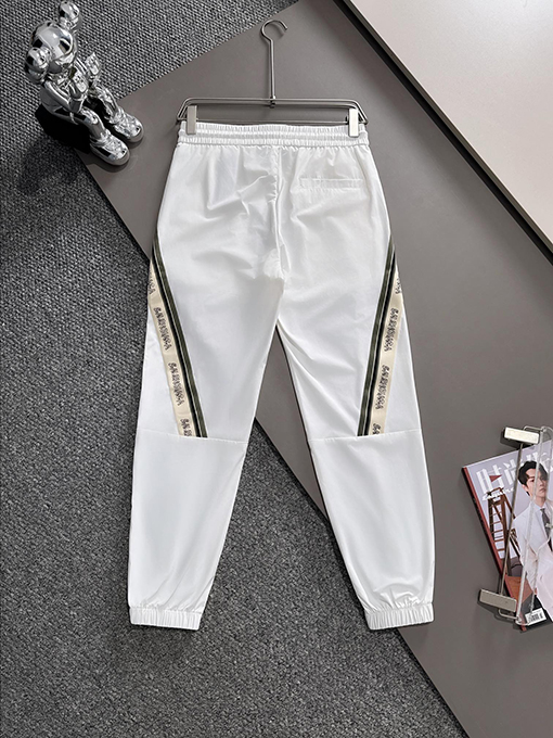 バレンシアガ   新しいカジュアルパンツ