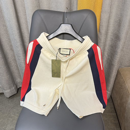 グッチ 新しいニットパンツ