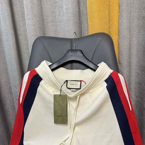 グッチ 新しいニットパンツ