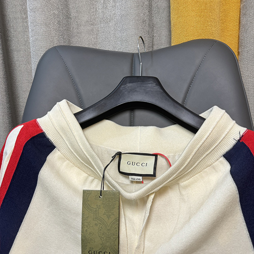 グッチ 新しいニットパンツ