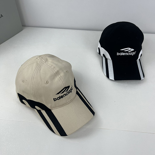 バレンシアガ  シンプルなベースボールキャップ