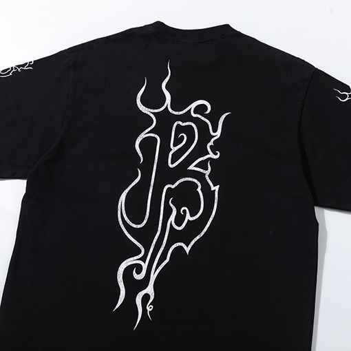 バレンシアガ 炎の文字プリント半袖Tシャツ
