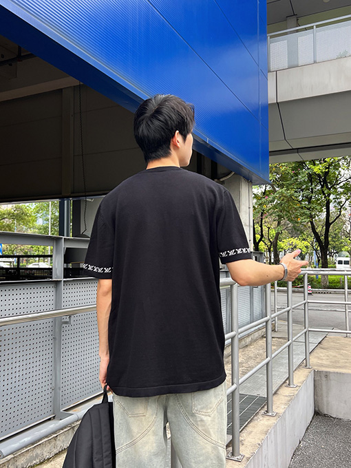 ルイヴィトン  ロゴ編み半袖Tシャツ