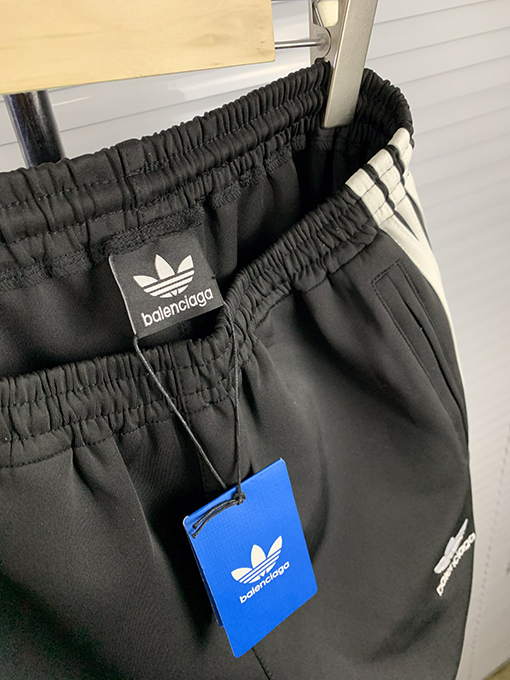 バレンシアガ クラシックなカップルワイドレッグロングパンツ