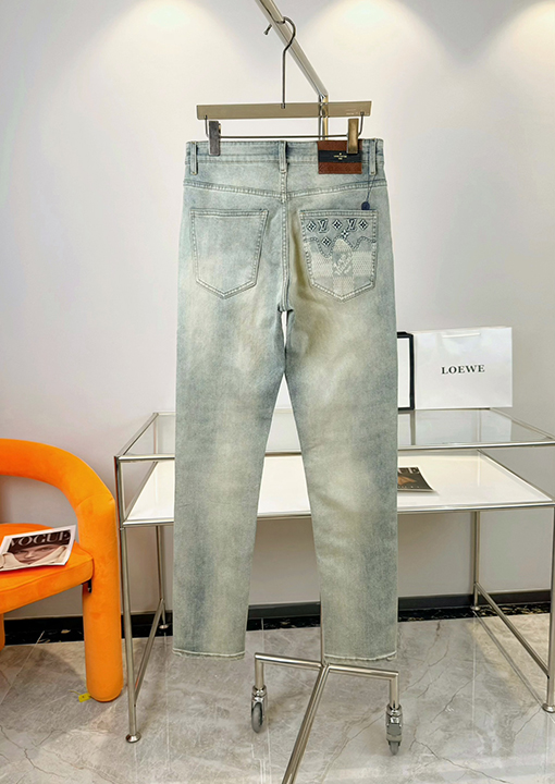 ルイヴィトンコピー 新しいウォッシュエンボスプリントジーンズ