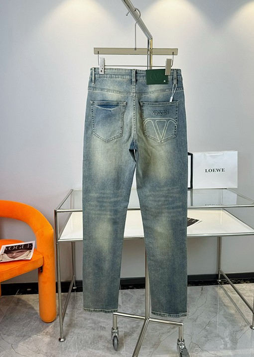 ヴァレンティノスーパーコピー カジュアルストレートスキニージーンズ
