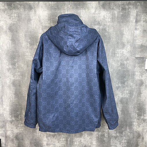 グッチスーパーコピー フルプリントロゴのフード付きジャケット