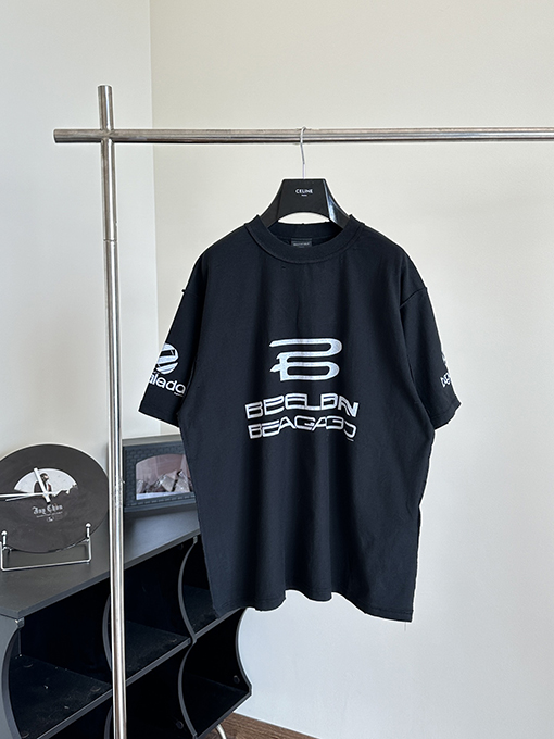 バレンシアガコピー   デザインロゴプリントクルーネック半袖Tシャツ