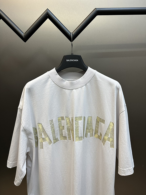 バレンシアガ テーププリント半袖Tシャツ