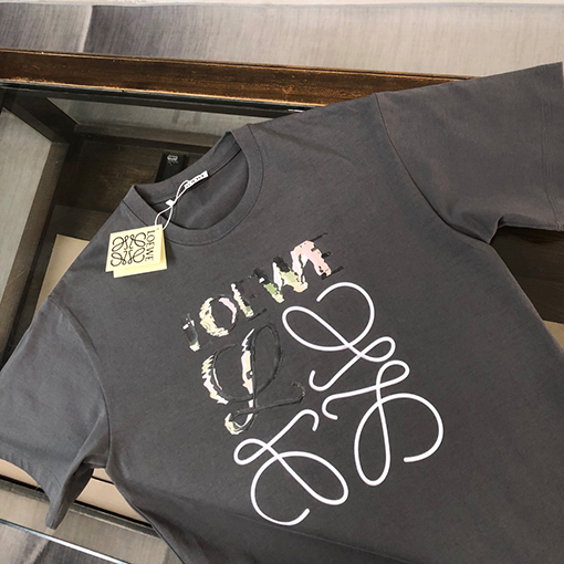 ロエベ  胸にパッチワークのアルファベット半袖Tシャツ