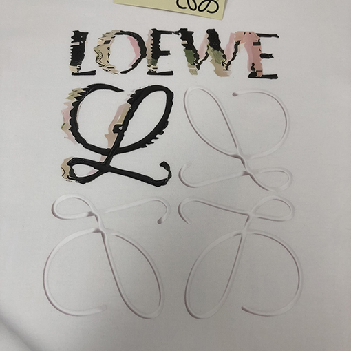 ロエベ  胸にパッチワークのアルファベット半袖Tシャツ