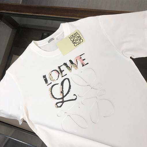 ロエベ  胸にパッチワークのアルファベット半袖Tシャツ