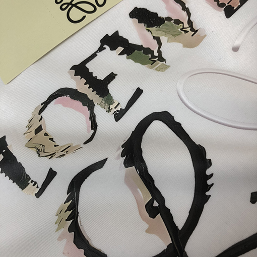 ロエベ  胸にパッチワークのアルファベット半袖Tシャツ