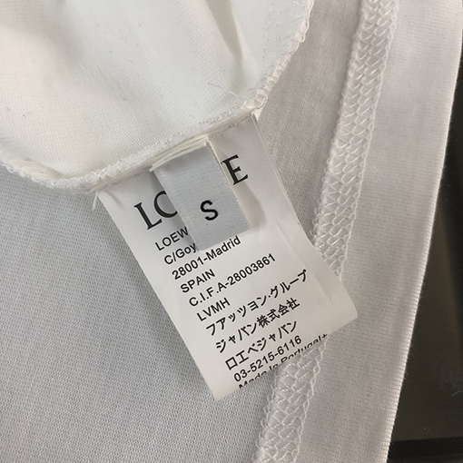 ロエベ  胸にパッチワークのアルファベット半袖Tシャツ