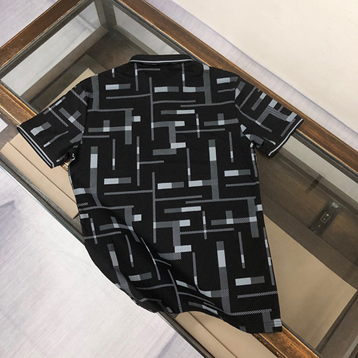 バーバリー 新しい ロゴ刺繍半袖ポロシャツ