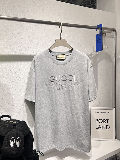 グッチ   クラシックなアルファベットロゴ刺繍半袖Tシャツ