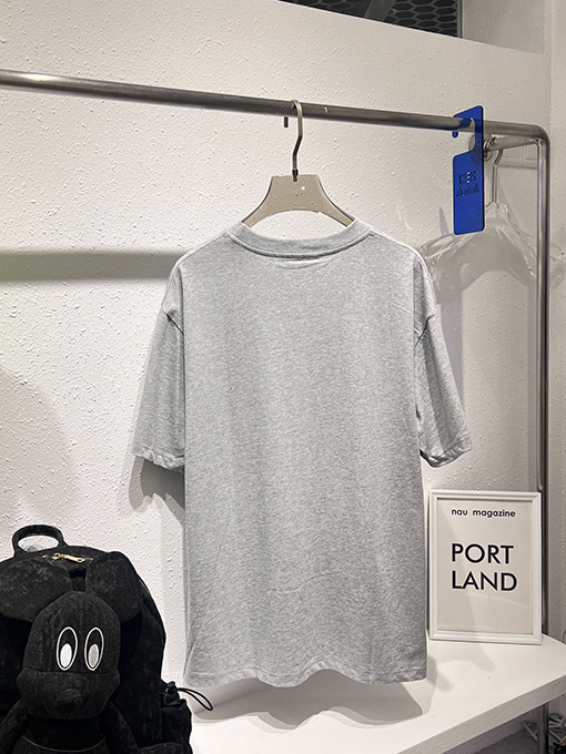 グッチ   クラシックなアルファベットロゴ刺繍半袖Tシャツ