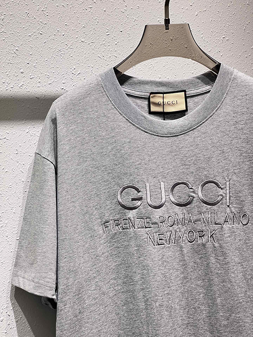 グッチ   クラシックなアルファベットロゴ刺繍半袖Tシャツ