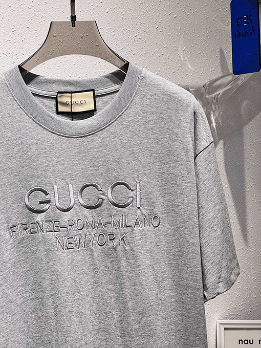 グッチ   クラシックなアルファベットロゴ刺繍半袖Tシャツ