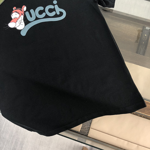 グッチ  新しいハイエンドファッション半袖Tシャツ