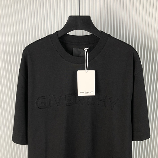 ジバンシイ 新しいアルファベットロゴ半袖Tシャツ