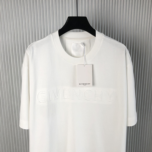 ジバンシイ 新しいアルファベットロゴ半袖Tシャツ
