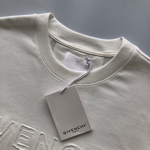ジバンシイ 新しいアルファベットロゴ半袖Tシャツ