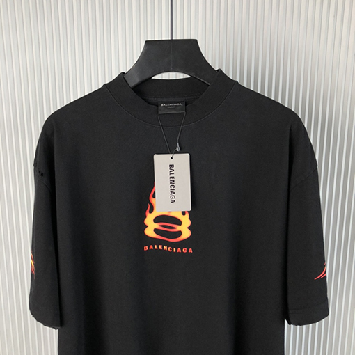 バレンシアガ 新しい炎のプリント半袖Tシャツ