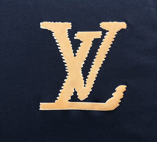 ルイヴィトンコピー  新しい発泡文字ロゴ半袖Tシャツ
