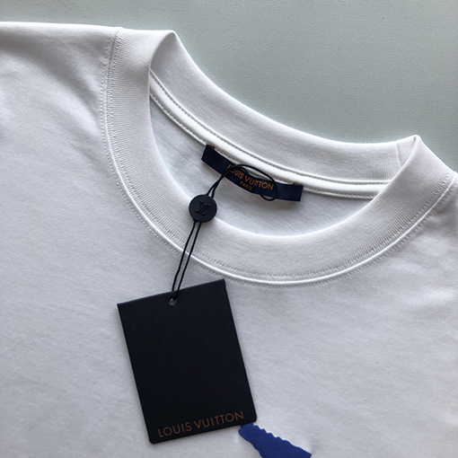 ルイヴィトンコピー  新しい発泡文字ロゴ半袖Tシャツ