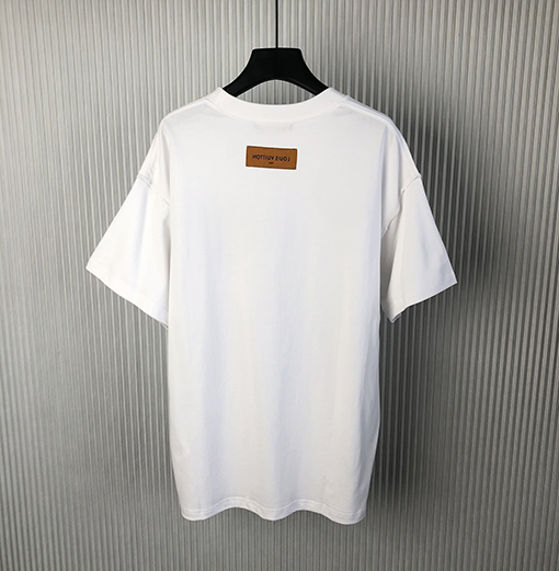 ルイヴィトンコピー  新しい発泡文字ロゴ半袖Tシャツ
