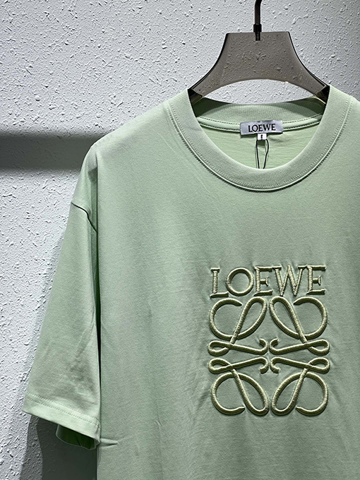 ロエベ  新しい無地のクラシックな大きなロゴ刺繍Tシャツ