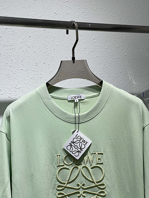 ロエベ  新しい無地のクラシックな大きなロゴ刺繍Tシャツ
