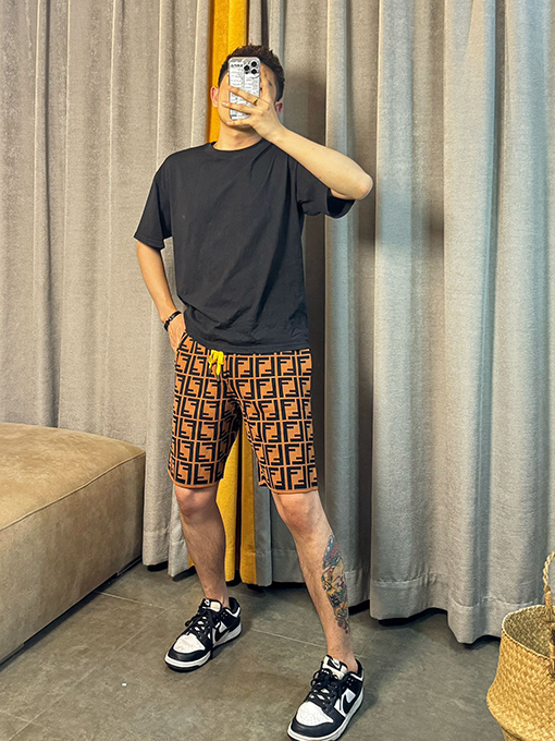 フェンディ 新しいフルプリントクラシックデザインショーツ