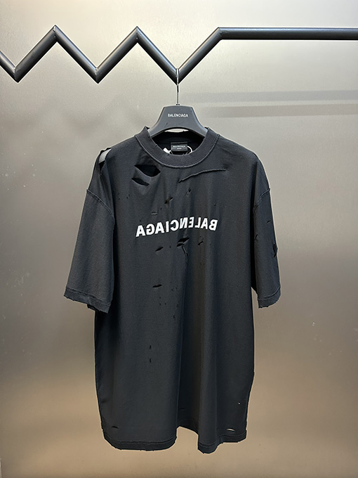 バレンシアガスーパーコピー 鏡面ファッション刺繍ロゴ破壊半袖Tシャツ