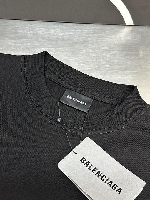 バレンシアガ サイン入りプリント半袖Tシャツ