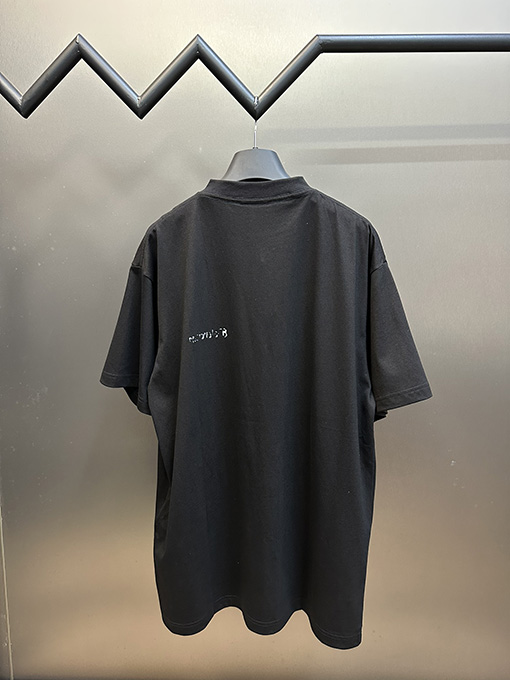 バレンシアガ サイン入りプリント半袖Tシャツ