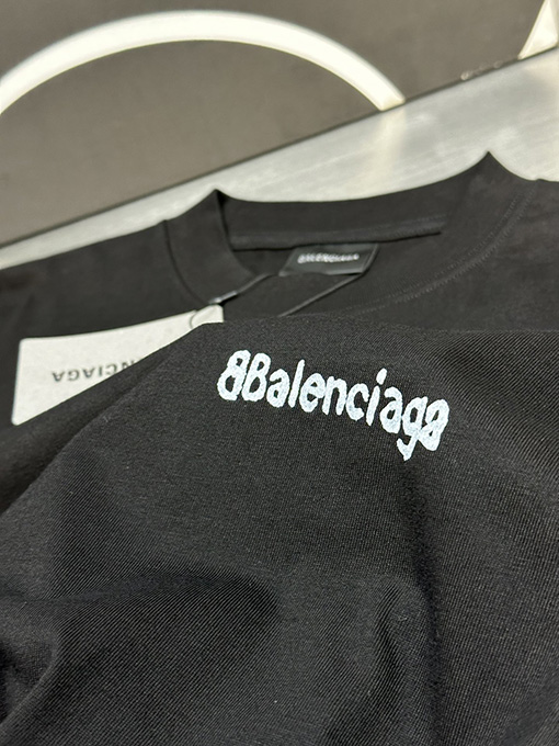 バレンシアガ サイン入りプリント半袖Tシャツ