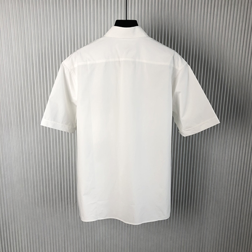 フェンディ 新しいロゴコットン半袖シャツ