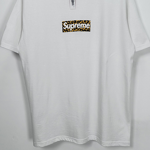 シュプリーム上海オープン限定 半袖 Tシャツの通販