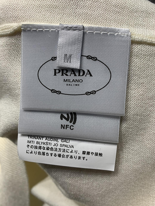 プラダ 新しいシルクと綿のブレンド、バックルレスポロシャツ
